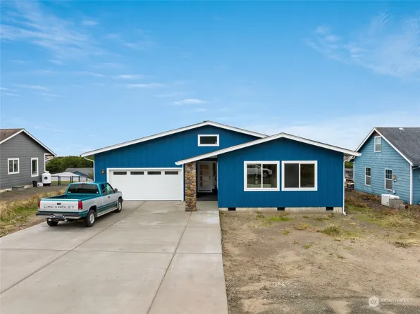 31809 J Place, Ocean Park, WA 98640