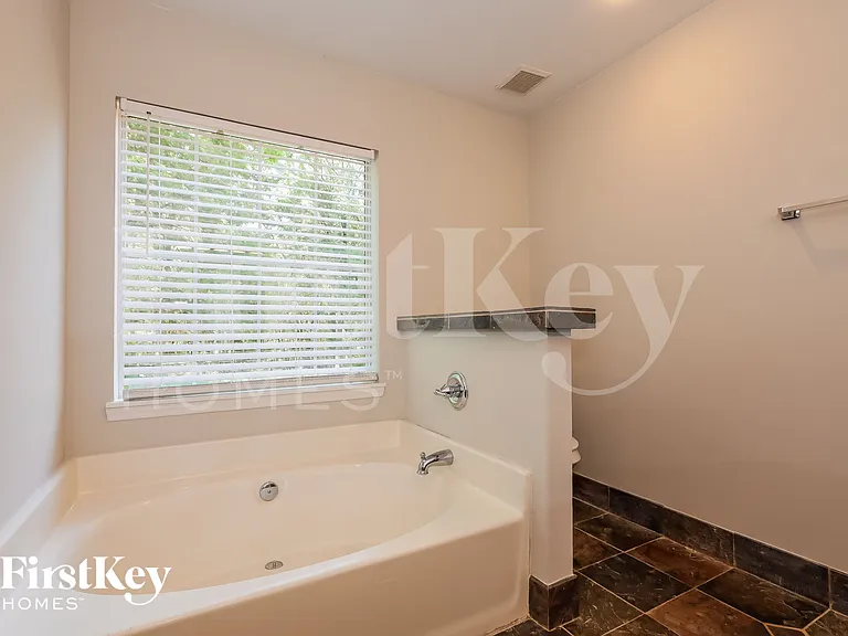 13835 Poppleton Ct — Photo 10