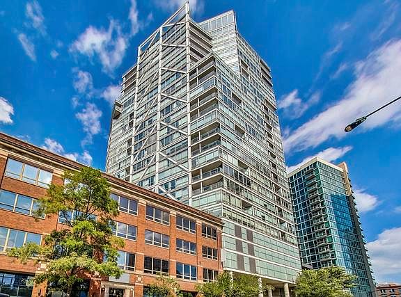 2nd image of 510 W Erie St #4-43