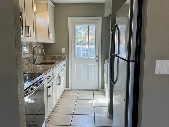 4th image of 83 Harvard St #1