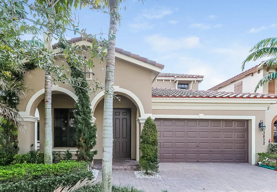 3872 Aspen Leaf Dr
