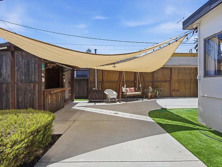 744 Flower Ave — Photo 46