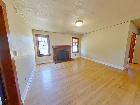 3rd image of 962 NW Van Buren Ave #8717EA92