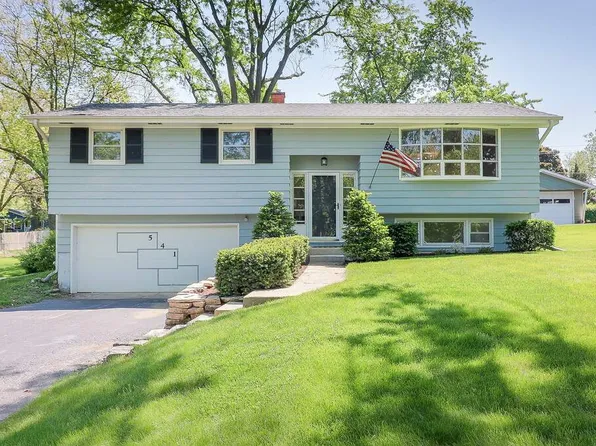 541 Hitchcock Ave, Lisle, IL 60532