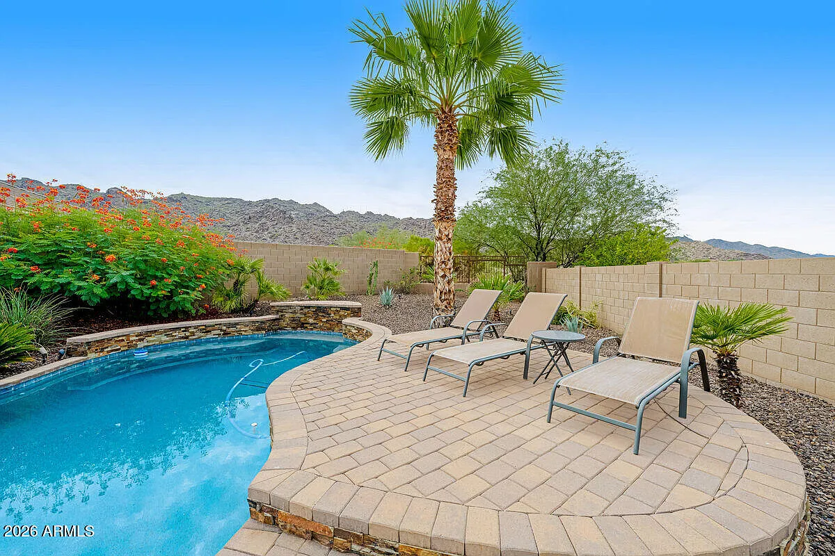 4 bed, 3.0 bath, 3160 sqft, $2,800 — Photo 2