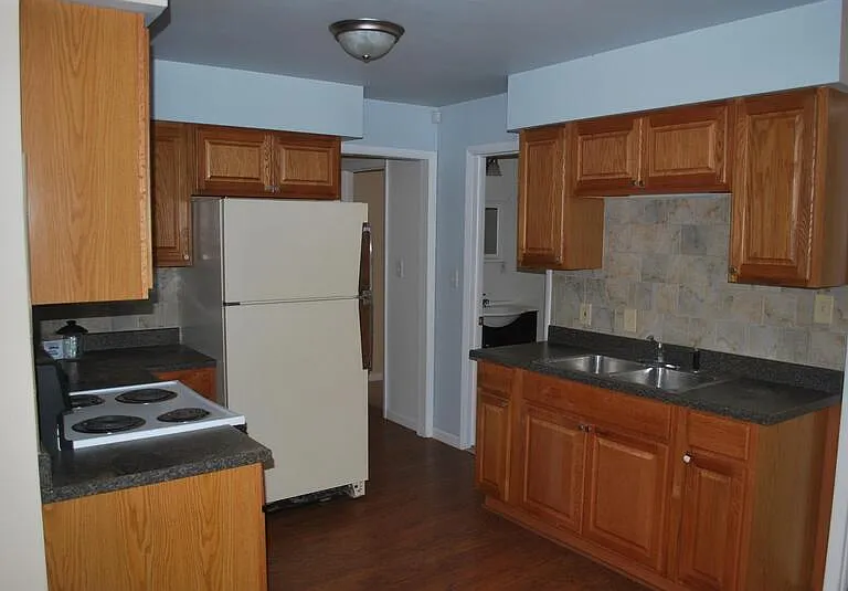 328 W Kalama Ave — Photo 3