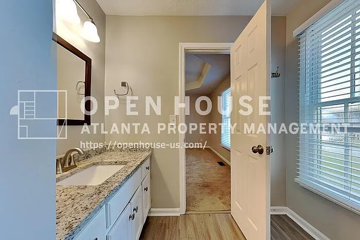 2290 Huntington Dr — Photo 13