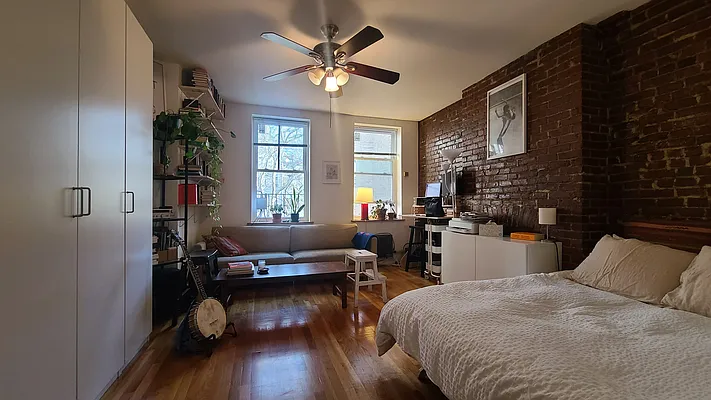 Rented by Matthew Gros-Werter, LREB  | media 1