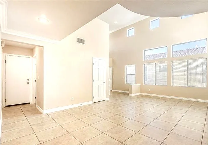 5565 Golden Palms Ct — Photo 8