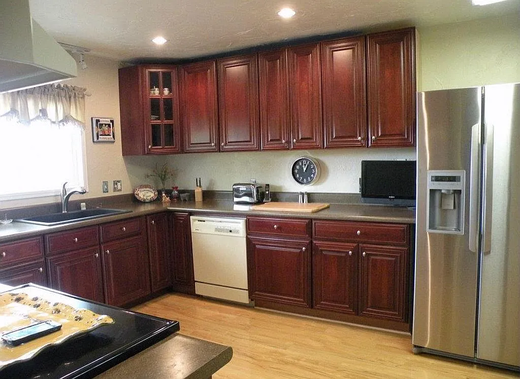 4387 James Ave photo 1