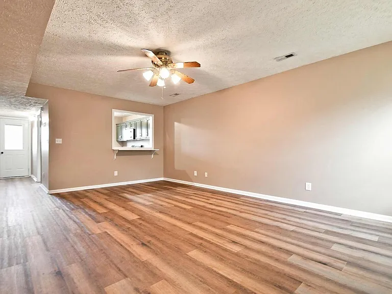 1631 Baltimore Dr — Photo 3