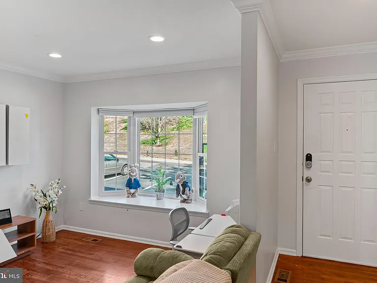 10267 Green Holly Ter — Photo 2