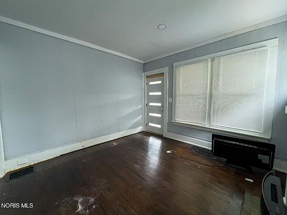5th image of 2450 Broadway St