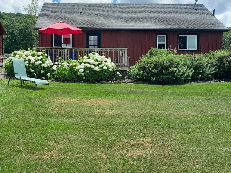 395 Rezen Rd — Photo 1