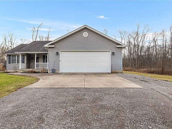 2nd image of 1689 Lucretia Dr