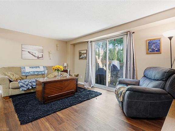 4th image of 292 Mayview Ct #B