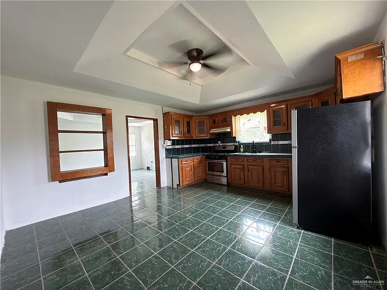 21806 Hidalgo St — Photo 9