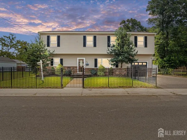 60 Maple Ave, Keansburg, NJ 07734