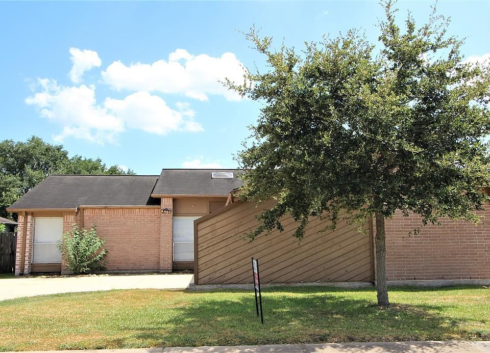 1st image of 3106 Heritage Green Dr