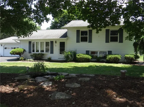 28 Woodland Way, Horseheads, NY 14845