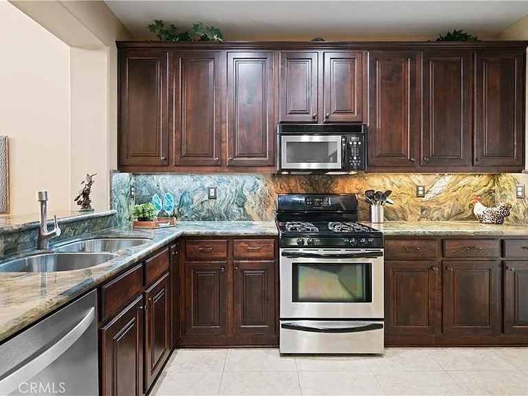 18635 Park Meadow Ln — Photo 7