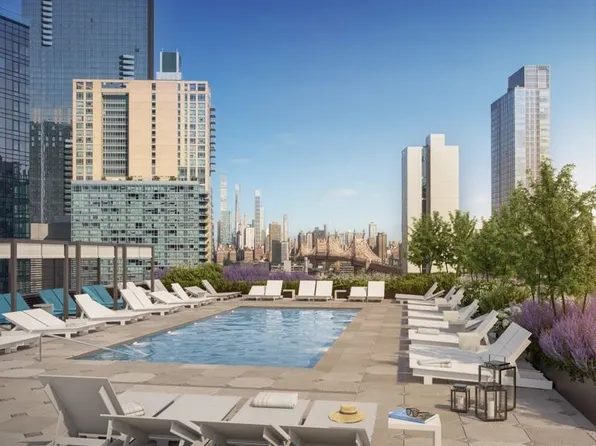 43-22 Queens Street image 9 of 10