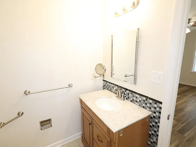 9713 Pampas Dr — Photo 29