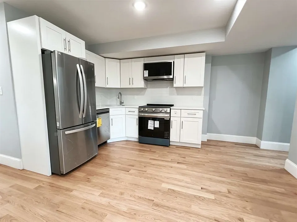 84 Chelsea St #2