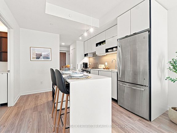 3rd image of 4065 Confederation Pkwy #2112