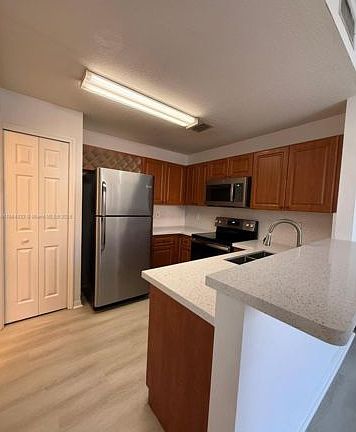 4th image of 11539 NW 60th Ter