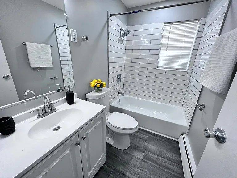 92 Oak St #C16 — Photo 8