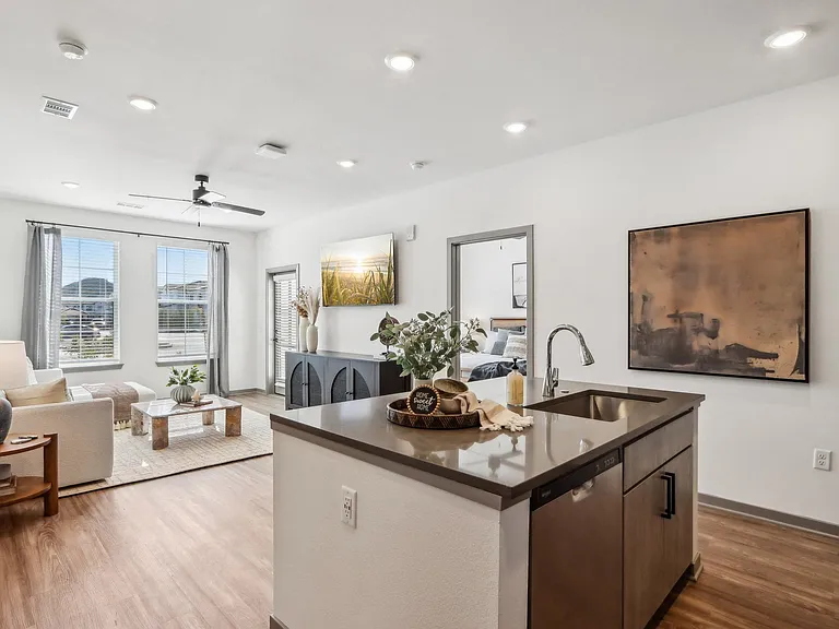 Stella Luxury Apartment Homes — Photo 10