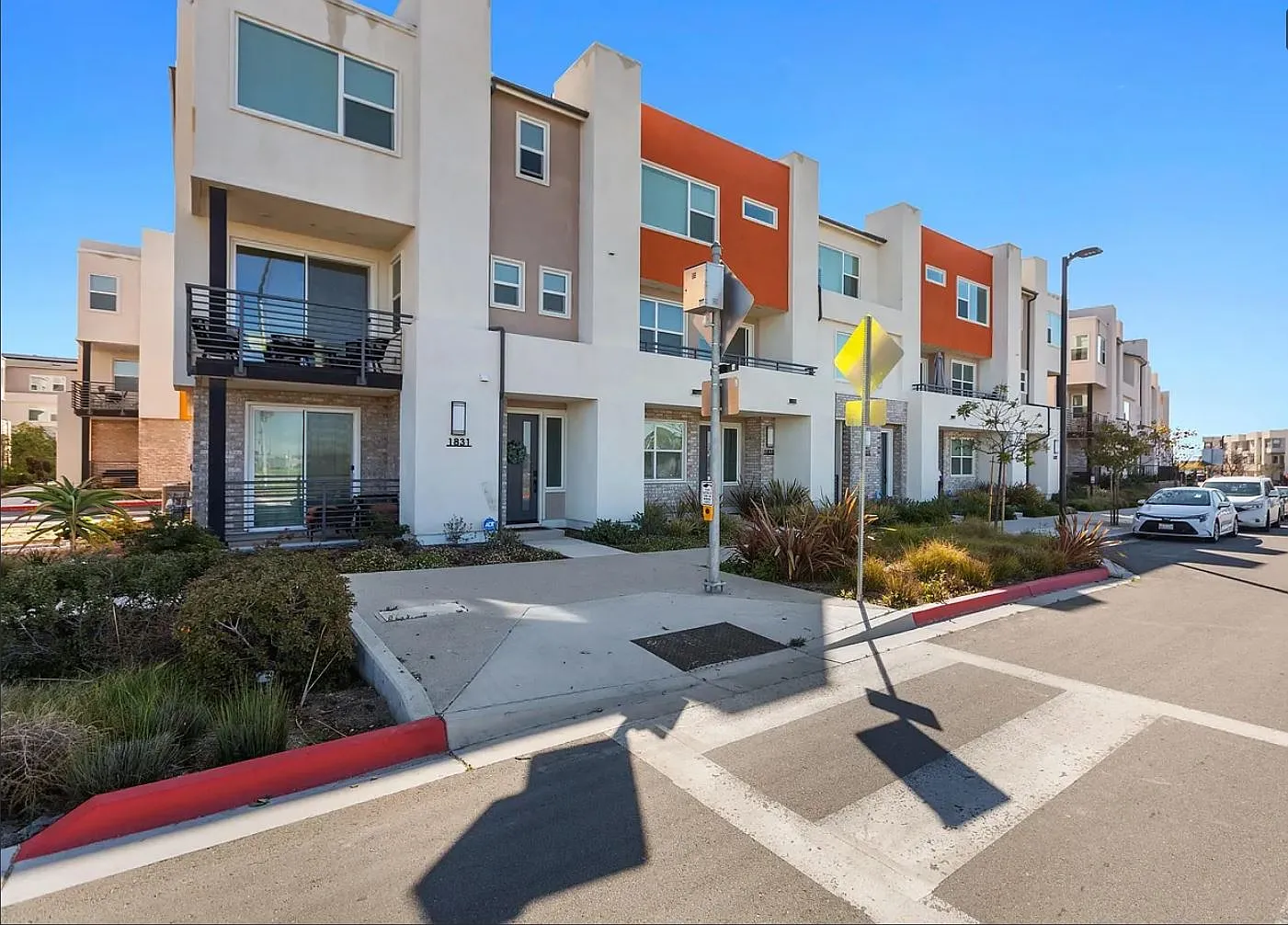 1 bed, 1500 sqft, $1,500 — Photo 2