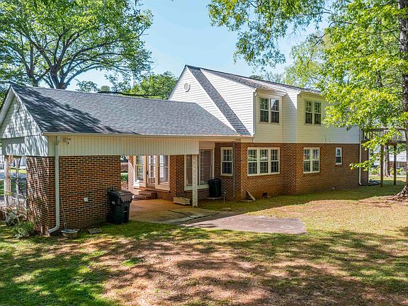 4th image of 617 Jacksonville St