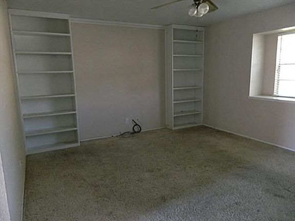 5th image of 1032 Darnel Ln