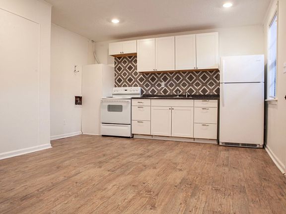2nd image of 4105 Ohear Ave #8