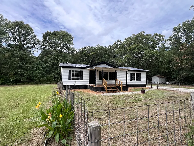 515 County Road 4108 — Photo 1