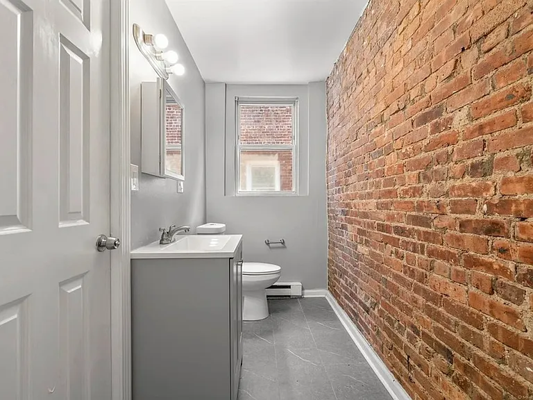 31 Whittier St — Photo 12