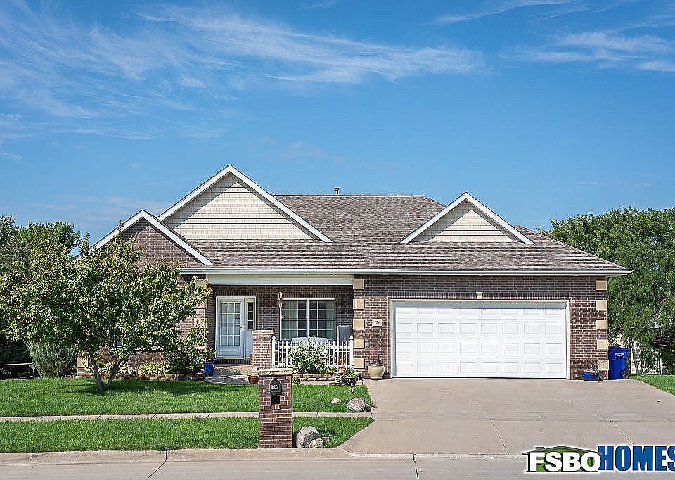 1st image of 176 Lockmoor Cir