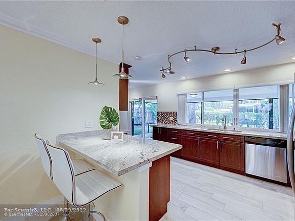 3rd image of 2149 NE 56th Pl