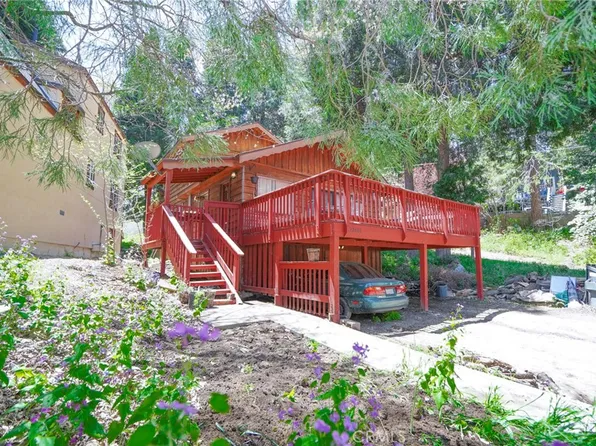 22801 Azalia Ln, Crestline, CA 92325