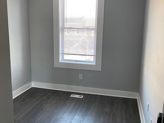 4th image of 100 N Hilton St