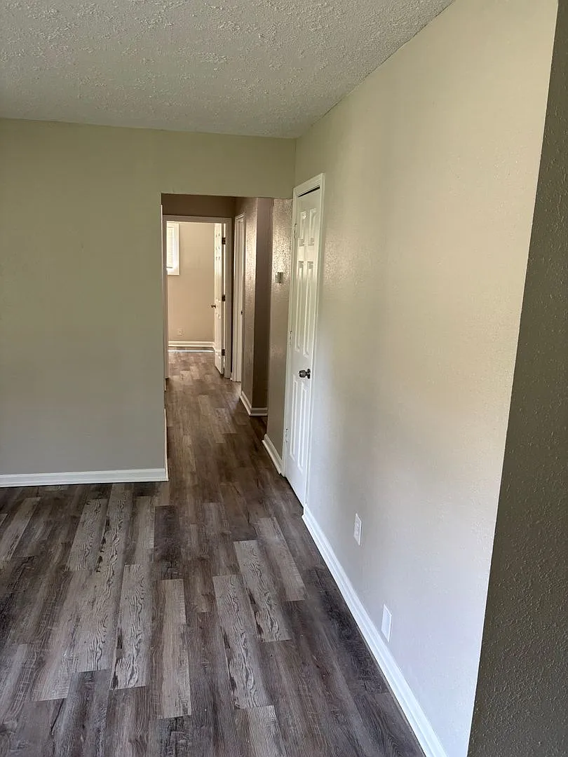 Large 3 bedroom house available — Photo 4