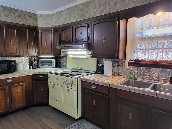 2nd image of 1609 Shell Camp Rd