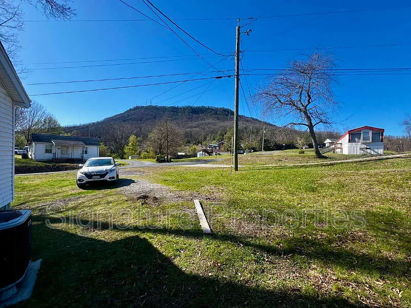 Building Photo - 414 Bryant Rd