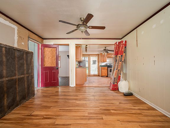 5th image of 310 S Burgess St
