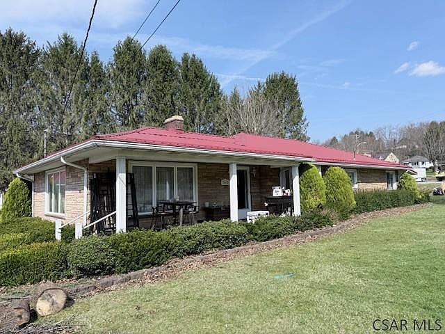 1st image of 365 Parkhill Dr