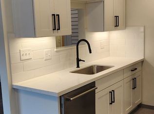 1515 6th Ave W APT 102, Seattle, WA 98119