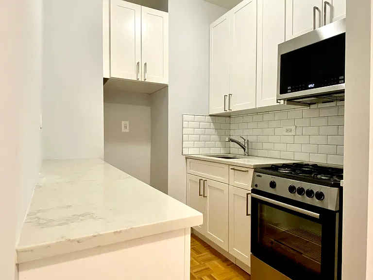 503 E 78th St #4F — Photo 1