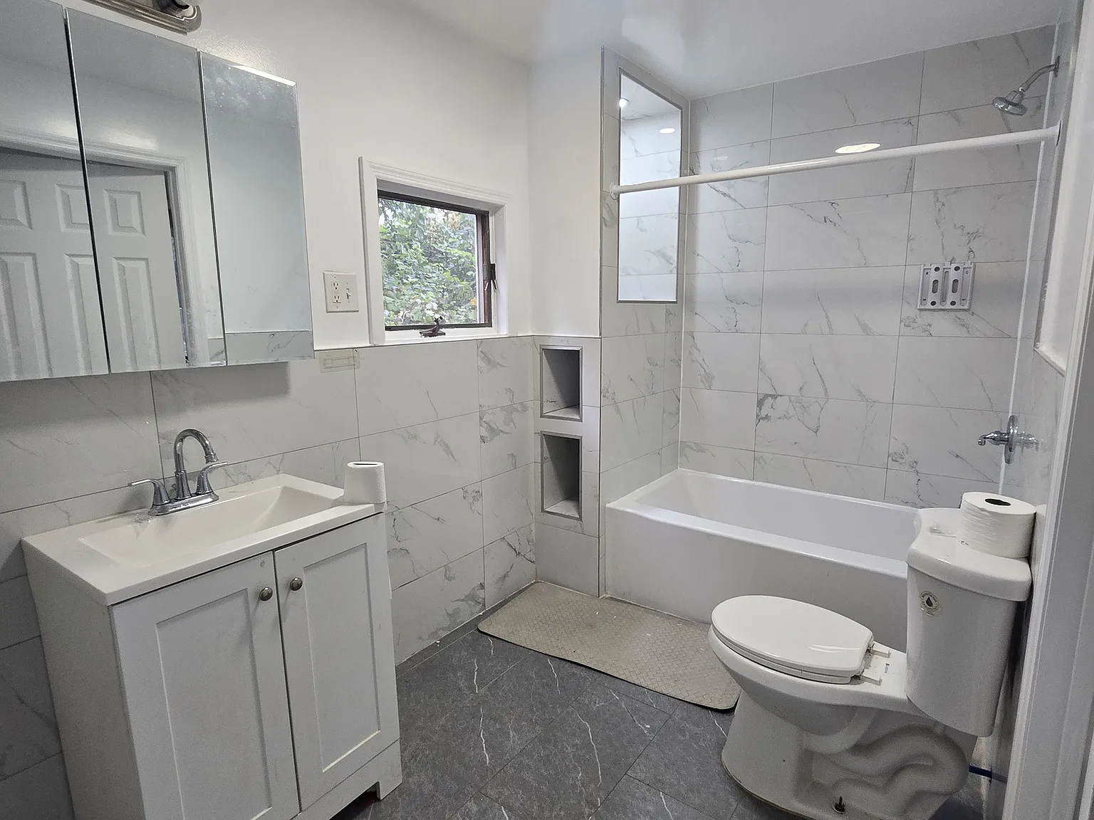 3 bed, $2,350 — Photo 3